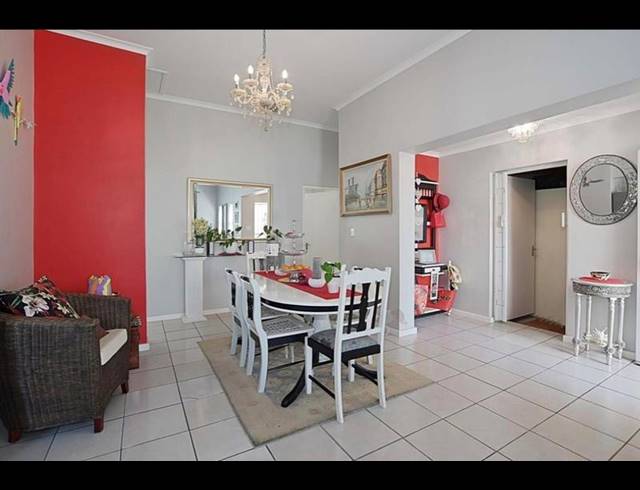 3 BEDROOM TOWNHOUSE FOR SALE IN BURGUNDY ESTATE